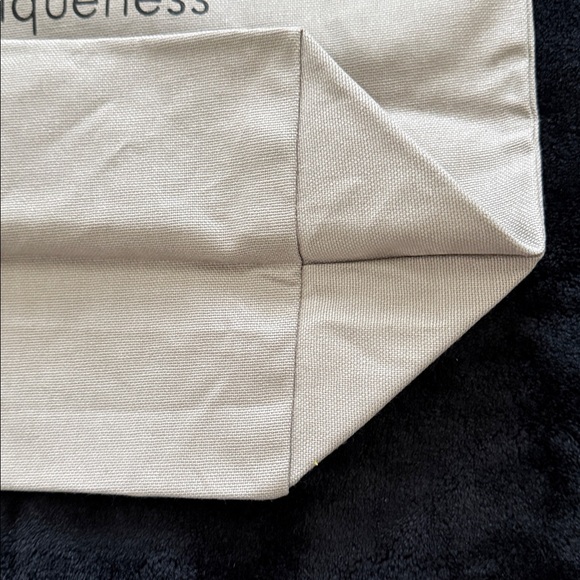 *NWOT* Marcella Club Canvas Fabric Tote Stylish Shopping Bag - Picture 3 of 3